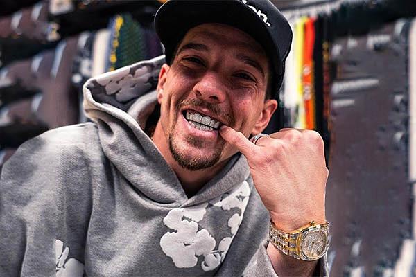 Sean Fogelson "That One Mailman" photo